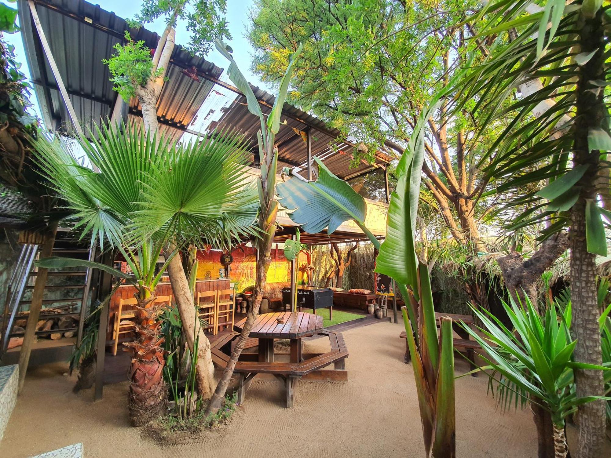 Lebo'S Soweto Backpackers Hostel Exterior photo
