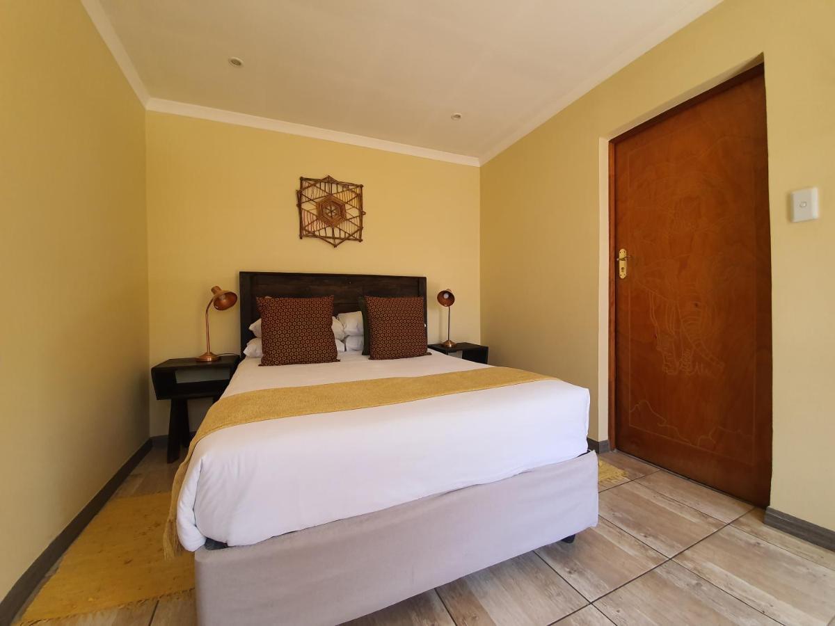 Lebo'S Soweto Backpackers Hostel Exterior photo